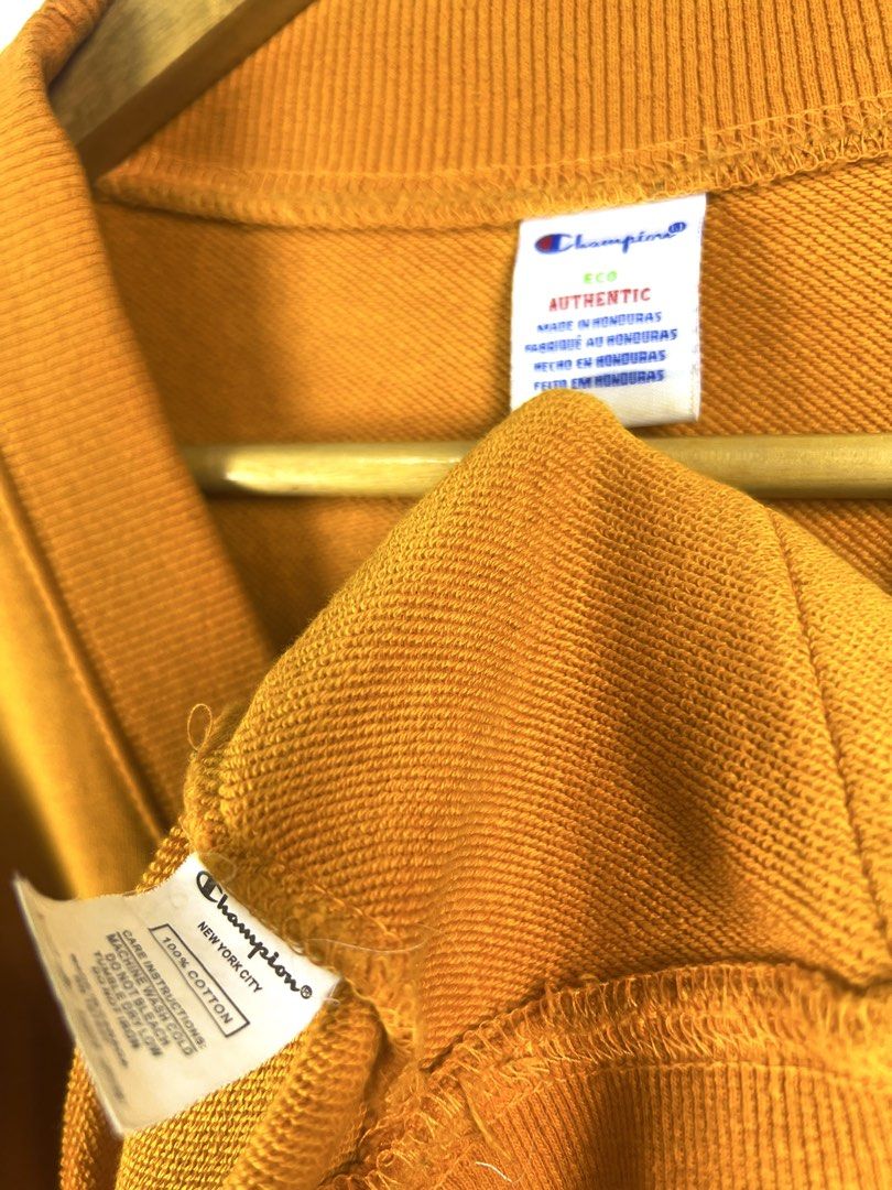 ‎“CHAMPION” EMBRO SCRPT CARDIGAN (Category: Activewear) located in Taguig. Submitted by ldm.ph (Listing ID 1470749084, Image 3). Description: (LDM-E-306) ‎Size:ACTUAL FIT:LARGE ‎Dimensions ‎Inches width:22 ‎Inches length:27 ‎Condition: EXCELLENT ‎Color rate:9.5 ‎Flaws:minimal stains needs handwash ‎(READY TO WEAR).