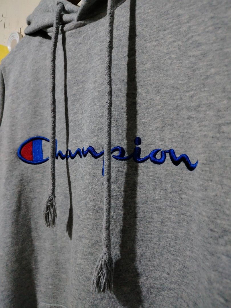 Champion Gray Hoodie Jacket (Category: Coats, Jackets and Outerwear) located in San Jose. Submitted by vincefresn21903 (Listing ID 1470862347, Image 2). Description: .