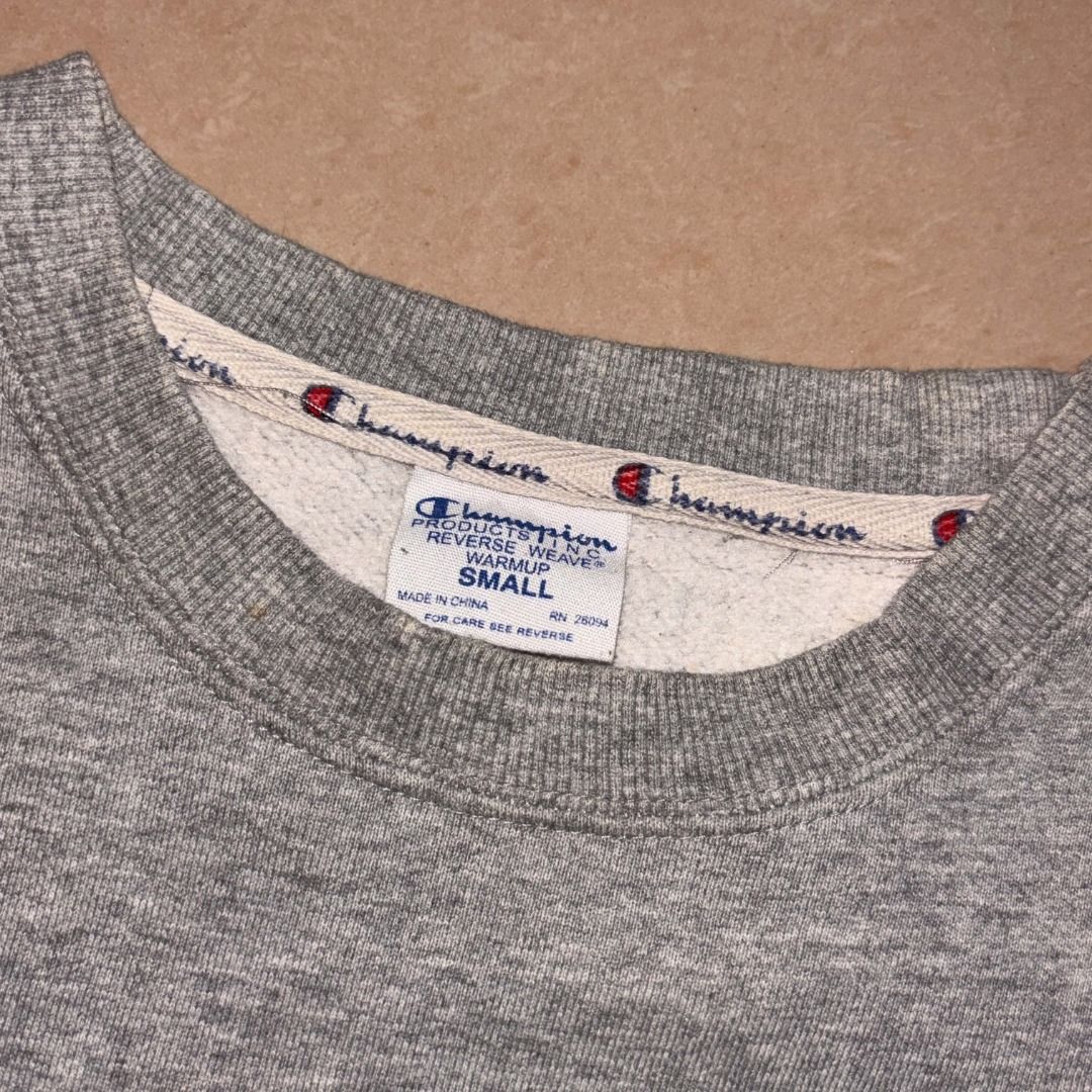Champion Grey Sweatshirt with Chest Logo size S (Category: Coats, Jackets and Outerwear) located in San Jose del Monte. Submitted by claraortazo (Listing ID 1470877950, Image 3). Description: Dimes: 19W x 23L - Arms: 27 No issues Excellent condition Details on the pictures .