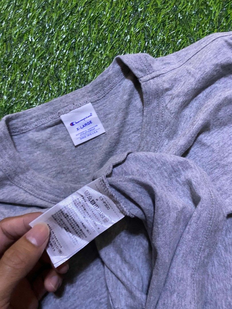 Champion Grey T-shirt Size XL (Category: Tshirts & Polo Shirts ) located in Manila. Submitted by franzenbal30332 (Listing ID 1470877122, Image 3). Description: CHAMPION SIZE L WIDTH - 21 LENGTH - 29 COLOR RATE 9.5 EXCELLENT CONDI NO ISSUE.