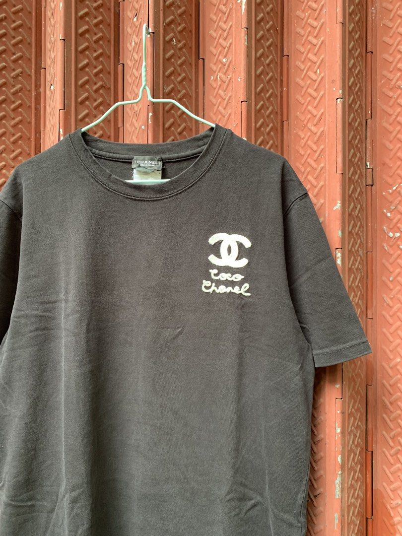 Chanel 2018Coco Embroidered Uniform T-Shirt (Category: Tshirts & Polo Shirts ) located in Buhi. Submitted by __sibol (Listing ID 1470812930, Image 2). Description: Chanel 2018 Coco Embroidered Uniform T-Shirt Measurements: Width: 21” Length: 27”.