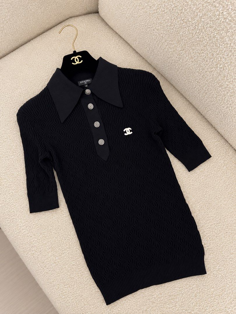 ⚜️Chanel ✿ Knit black top (Category: Luxury Apparel) located in Makati City. Submitted by 90sangel (Listing ID 1470899103, Image 3). Description: .