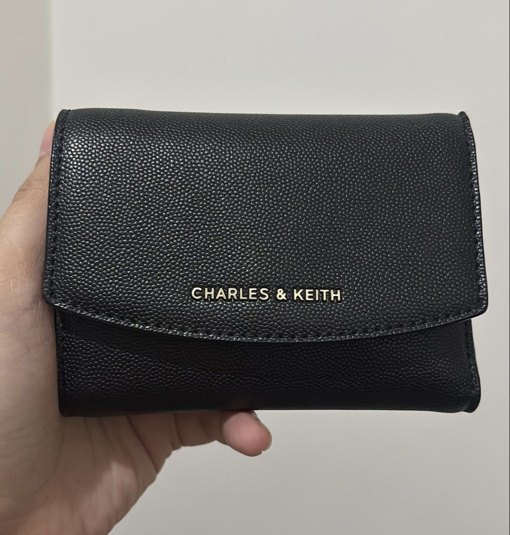 Charles & keith wallet (Category: Announcements) located in Manila. Submitted by roxiee7878 (Listing ID 1470890031, Image 1). Description: Charles & keith wallet 💯 original .