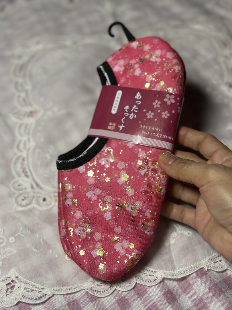 Cherry blossom pattern warm socks one size fits all (Category: Socks & Tights) located in Davao. Submitted by favoritepreloved (Listing ID 1470912751, Image 1). Description: .