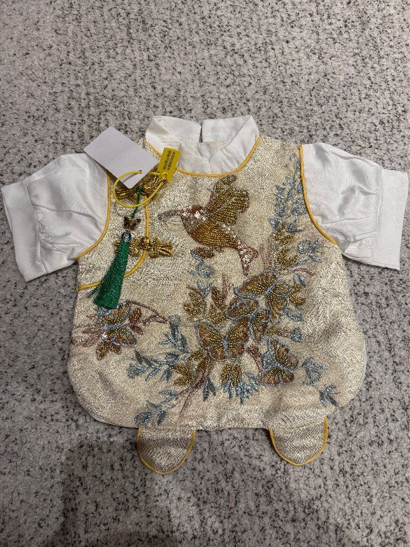 Chinese / Hanfu for Baby Boy (Category: Babies & Kids Fashion) located in Taguig. Submitted by cy326 (Listing ID 1470875556, Image 2). Description: •Traditional Chinese Hanfu Set for baby boy • Size: 80 • Color: Gold Green • Inclusions: White inner buttoned top, beaded outer layer, pants, and cap • Original price at PHP 1,490 • BRAND NEW • Taguig City RFS: Extra Message for more details! .