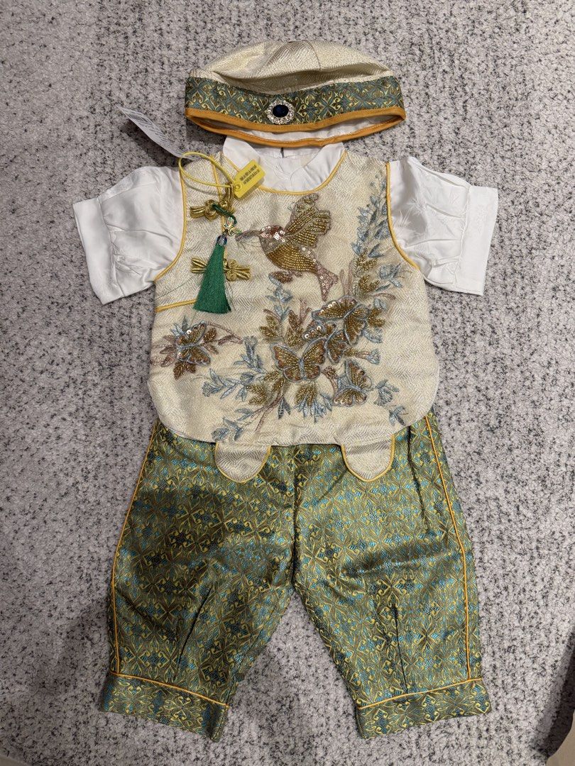 Chinese / Hanfu for Baby Boy (Category: Babies & Kids Fashion) located in Taguig. Submitted by cy326 (Listing ID 1470875556, Image 1). Description: •Traditional Chinese Hanfu Set for baby boy • Size: 80 • Color: Gold Green • Inclusions: White inner buttoned top, beaded outer layer, pants, and cap • Original price at PHP 1,490 • BRAND NEW • Taguig City RFS: Extra Message for more details! .