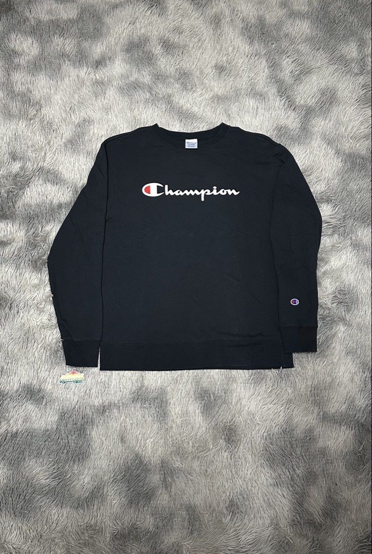 Ch*mpion spellout crewneck (Category: Coats, Jackets and Outerwear) located in Manila. Submitted by paulovenegaskalakal2020 (Listing ID 1470769640, Image 1). Description: For sale! Kalakal Ch*mpion spellout crewneck Navy blue XXLarge on tag Large to XLarge fits 22 width x 27 length inches Sleeves- 24 inches Good as new Crispy MINE 1,399 +sf.