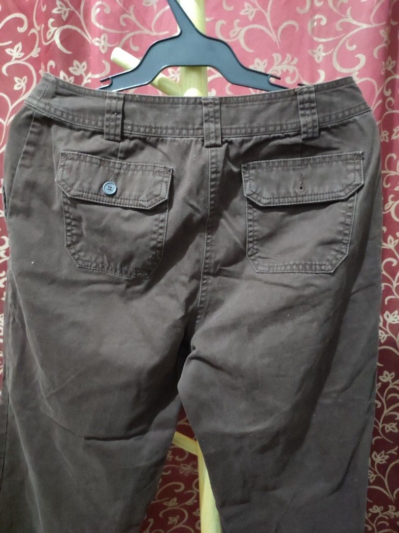 Chocolate Brown Capri pants (Category: Other Bottoms) located in Cebu City. Submitted by kweng08 (Listing ID 1470844092, Image 2). Description: Size 30 wider leg type of cropped pants or capri.