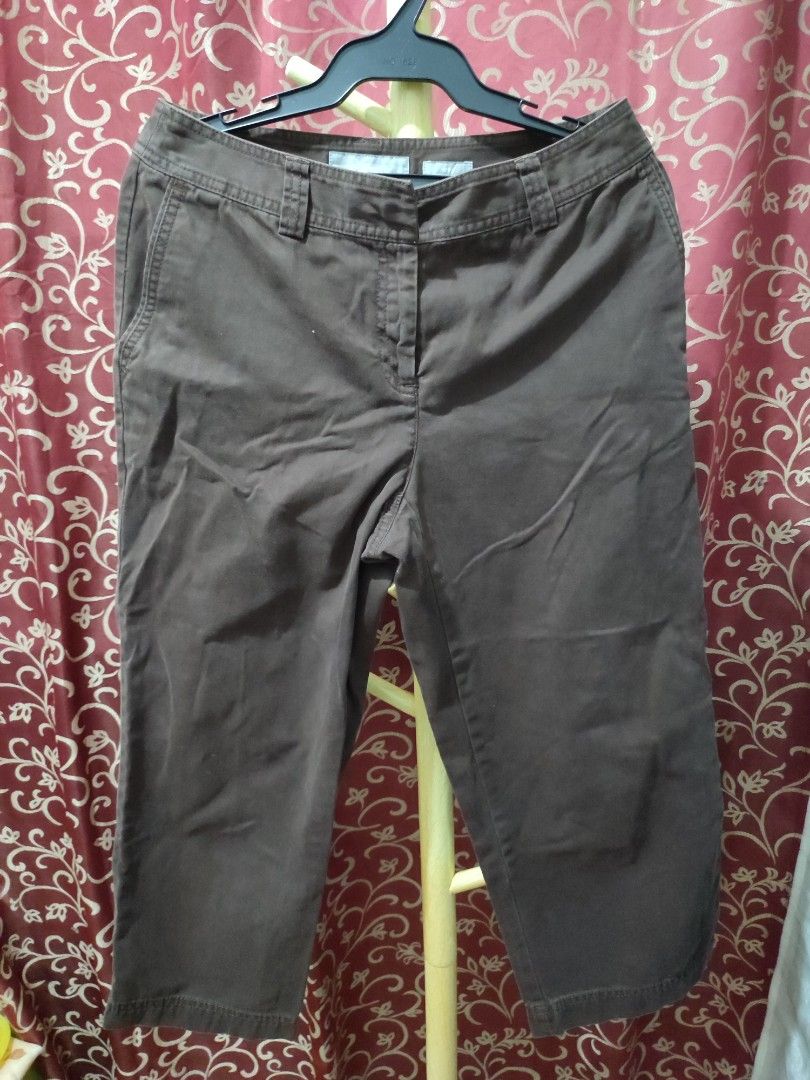 Chocolate Brown Capri pants (Category: Other Bottoms) located in Cebu City. Submitted by kweng08 (Listing ID 1470844092, Image 1). Description: Size 30 wider leg type of cropped pants or capri.