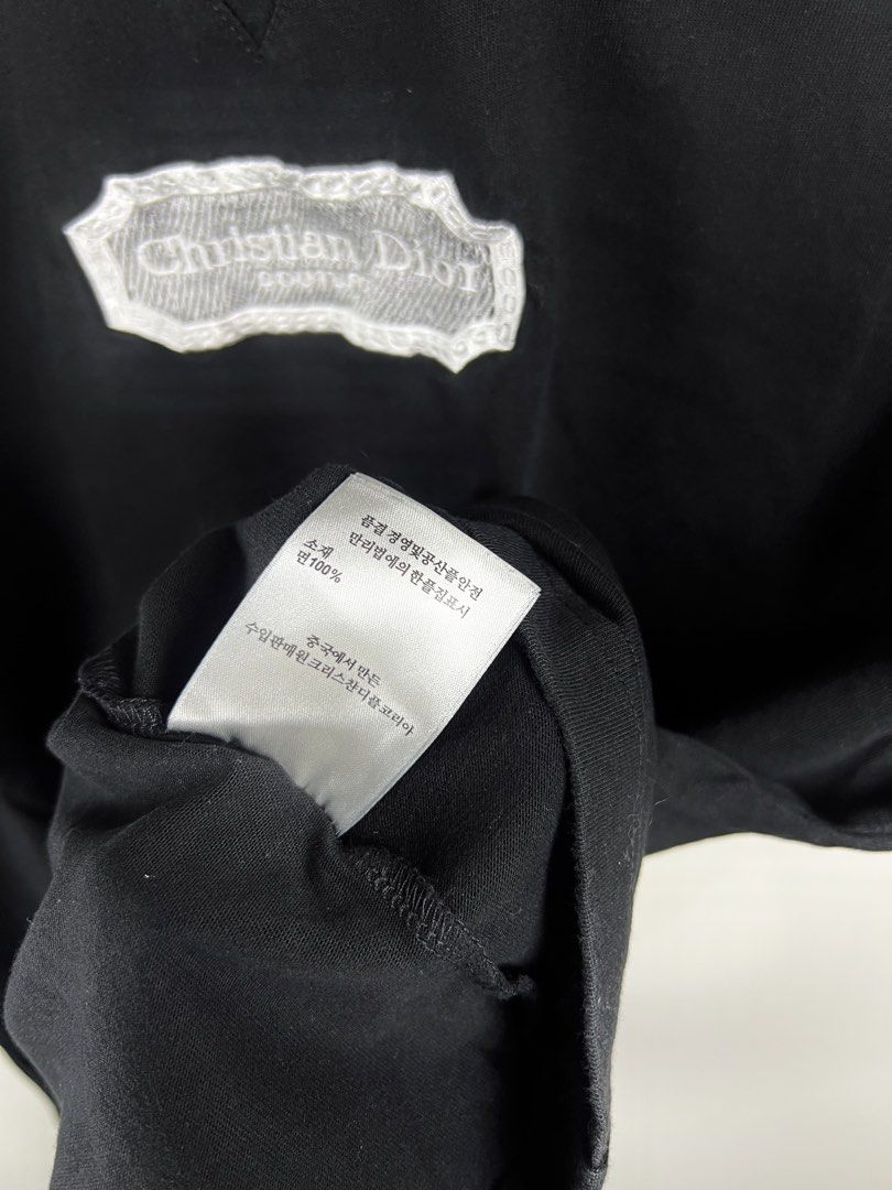 ‎“CHRISTIAN DIOR PARIS” EBRO EMBLEM SCRPT TEE ‎ (Category: Tshirts & Polo Shirts ) located in Taguig. Submitted by ldm.ph (Listing ID 1470743802, Image 3). Description: ‎(LDM-C-0292) ‎Size:ACTUAL FIT:M-L ‎Dimensions ‎Inches width:21 ‎Inches length:26 ‎Condition: GOOD AS NEW ‎Color rate:10 ‎Flaws:❌ ‎(READY TO WEAR) .