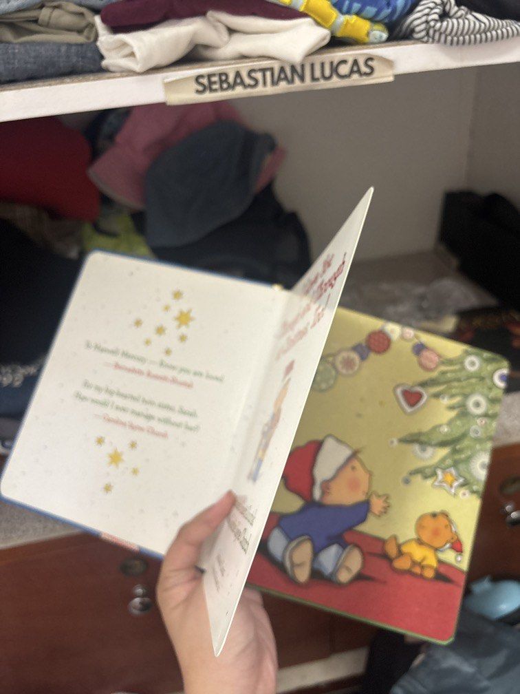 Christmas Kids Book (Category: Infant Playtime) located in Quezon City. Submitted by iya_handovers (Listing ID 1470769793, Image 2). Description: .