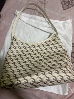 (Category: ) located in . Submitted by cjhaaaaaa (Listing ID 1470855660, Image 1). Description: .