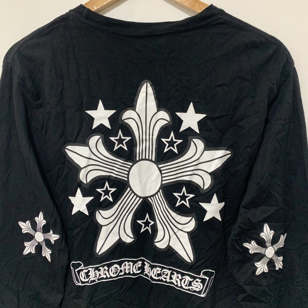 Chrome hearts (Category: Hoodies) located in Cavite. Submitted by yobubsss (Listing ID 1470912257, Image 2). Description: Size Large 20w 30L Good condition No issue.