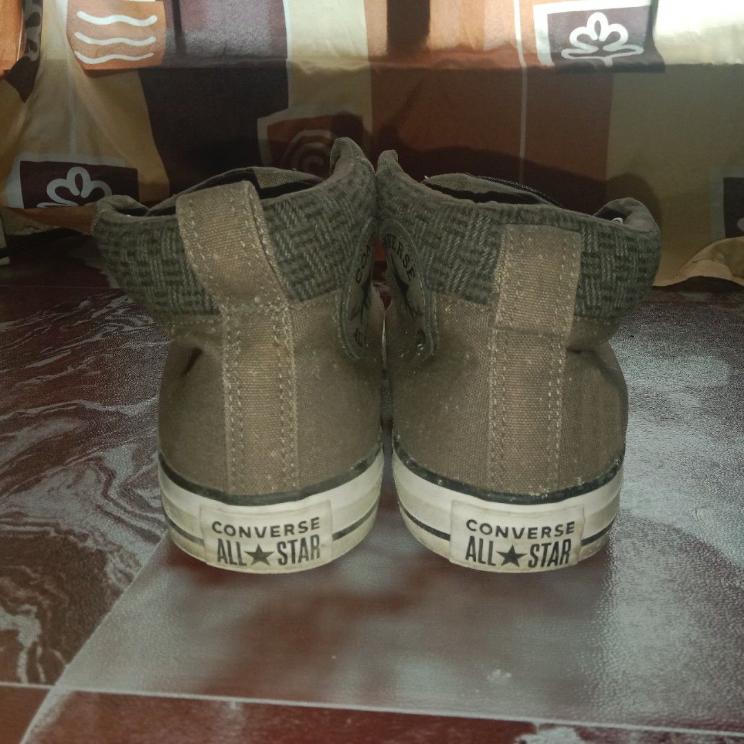 Chuck Taylor All Star Converse Shoes (Category: Casual Shoes) located in Manila. Submitted by furgurt.oowa (Listing ID 1470803695, Image 3). Description: Negotiable price for sure buyer A little dirty outside Imported.