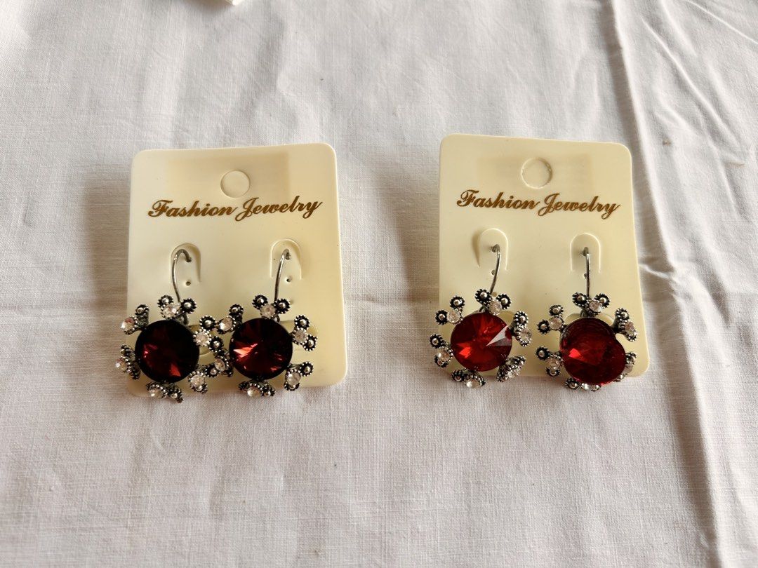 Chunky Gem Red Earrings (Category: Earrings) located in Pinamalayan. Submitted by _dragonfly (Listing ID 1470774562, Image 1). Description: .