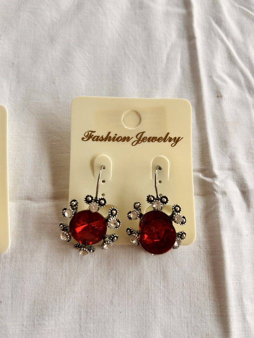 Chunky Gem Red Earrings (Category: Earrings) located in Pinamalayan. Submitted by _dragonfly (Listing ID 1470774562, Image 3). Description: .