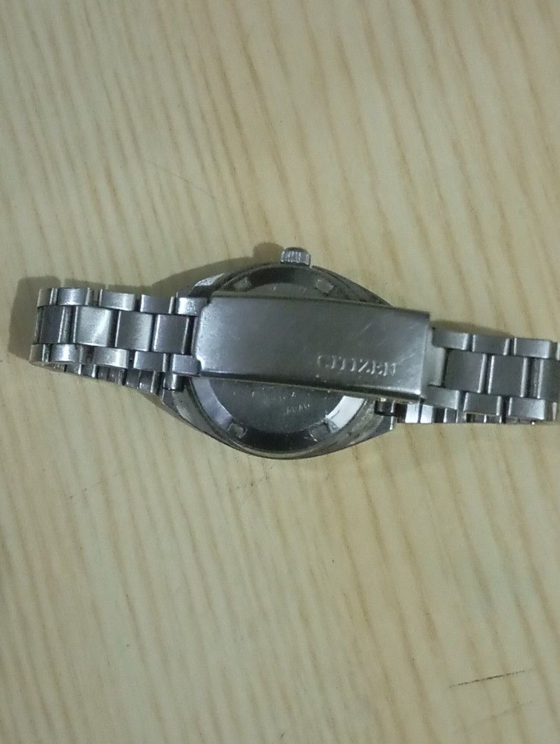 Citizen automatic (Category: Women's Watches) located in Las Pinas. Submitted by quick_deals_great_finds2 (Listing ID 1470867340, Image 3). Description: Original good working condition 25mm small fits wrist 6.3 inches Fully functional keeps time.
