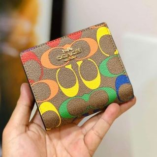 (Category: ) located in . Submitted by trend_boutique (Listing ID 1470814051, Image 1). Description: .