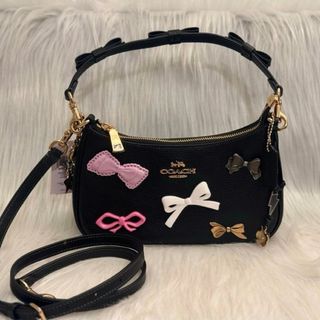 (Category: ) located in . Submitted by trend_boutique (Listing ID 1470817047, Image 1). Description: .