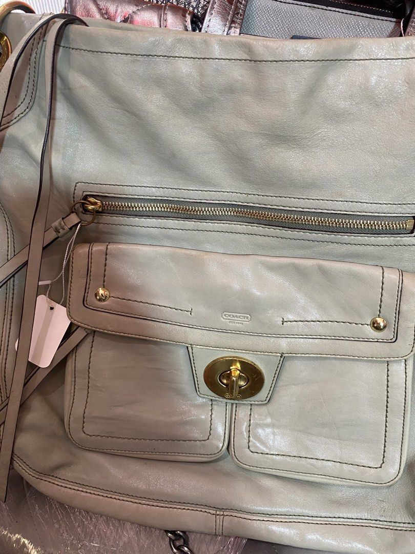 Coach Hamptons Lindsey Leather Hobo Bag (Category: Shoulder Bags) located in Davao. Submitted by workmensph (Listing ID 1470824884, Image 2). Description: .