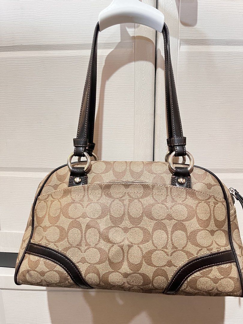 Coach Heritage Signature Satchel (Category: Luxury Bags & Wallets) located in Pasig City. Submitted by irene.joy1913_picks (Listing ID 1470789920, Image 3). Description: .