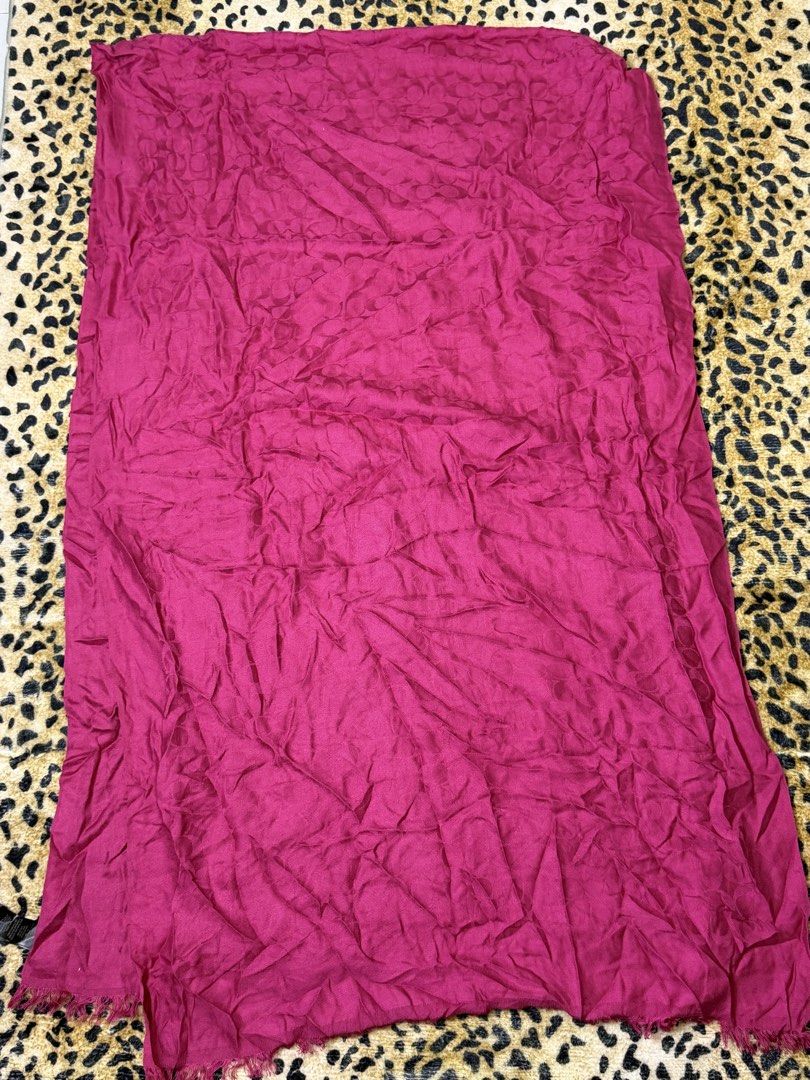 Coach hot pink monogram scarf (Category: Scarves) located in Kapangan. Submitted by keythsgs74798 (Listing ID 1470919323, Image 3). Description: .