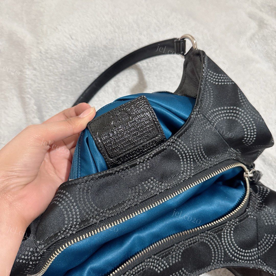 Coach Madison Maggie Small mini Optic black Shoulder Bag (Category: Shoulder Bags) located in Cabanatuan. Submitted by jel.co20 (Listing ID 1470778344, Image 3). Description: FIXED PRICE 📌NO LP NAPO 🫶🏼 Rank sa/a ~ like new NO ISSUE, dm me for more info. .