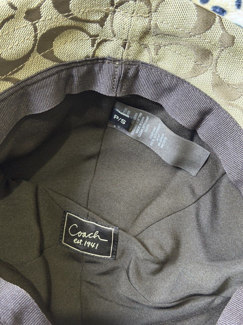 Coach monogram hat (Category: Hats & Beanies) located in Kapangan. Submitted by keythsgs74798 (Listing ID 1470919004, Image 3). Description: .