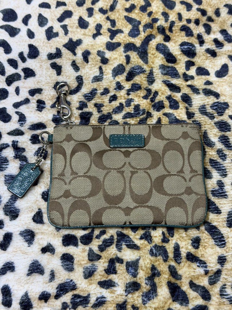 Coach monogram purse (Category: Wallets & Card holders) located in Kapangan. Submitted by keythsgs74798 (Listing ID 1470919078, Image 1). Description: .