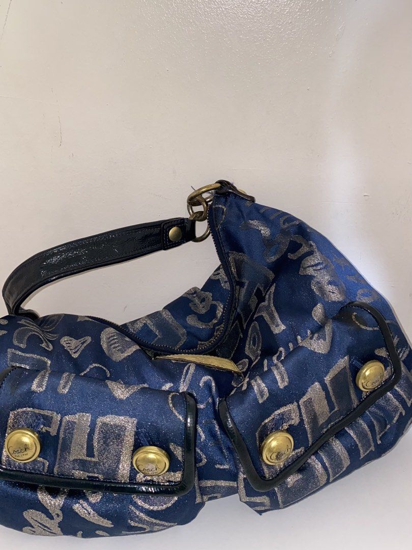 coach poppy blue signature (Category: Luxury Bags & Wallets) located in Cebu City. Submitted by vaultsbypj (Listing ID 1470893030, Image 2). Description: coach poppy blue signature 🐟🫐🩵 authentic vintage ykk zippers gold hardwares (with fading) intact patterns no visible scratches the creed inside is gone (wash it inside the wm) the strap leather are intact, the stitching around it is not intact) 📍 cebu city! can ship nationwide via jnt. 💌.