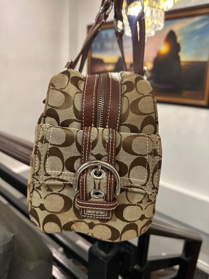 Coach Soho Satchel (Category: Shoulder Bags) located in Dagupan City. Submitted by emmanreyes (Listing ID 1470868203, Image 3). Description: Not guaranteed Likenew condition.