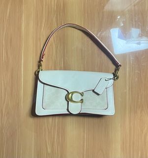 (Category: ) located in . Submitted by senggggg. (Listing ID 1470819245, Image 1). Description: .