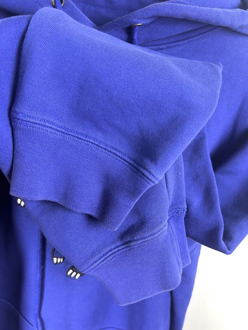 ‎“COACH” T-REX PATCH LOGO PULLOVER HOODIE (Category: Activewear) located in Taguig. Submitted by ldm.ph (Listing ID 1470747765, Image 3). Description: ‎(LDM-E-300) ‎Size:ACTUAL FIT:LARGE: ‎Dimensions ‎Inches width:22 ‎Inches length:26 ‎Condition: EXCELLENT ‎Color rate:9.5 ‎Flaws:❌ ‎(READY TO WEAR).