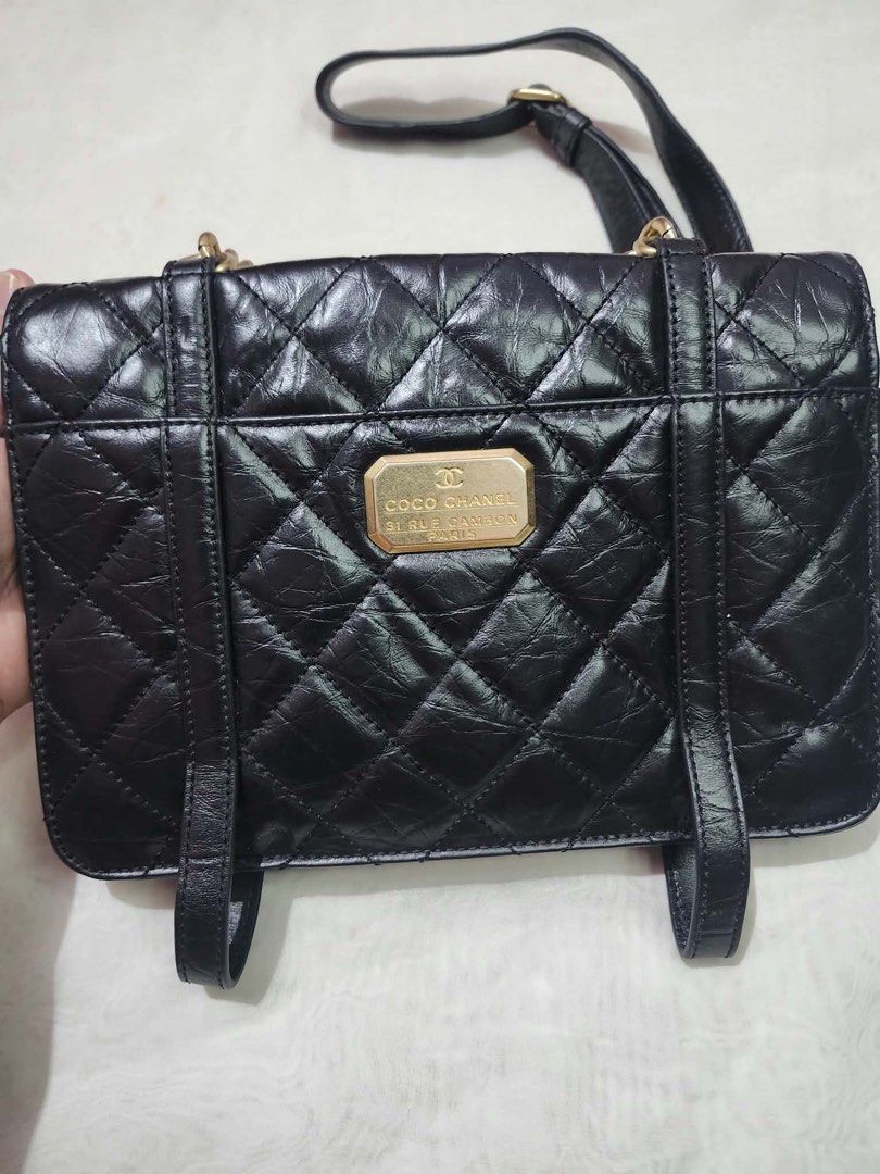 COCO CHANEL (Category: Cross-body Bags) located in Baguio. Submitted by desiree35635 (Listing ID 1470876640, Image 3). Description: .