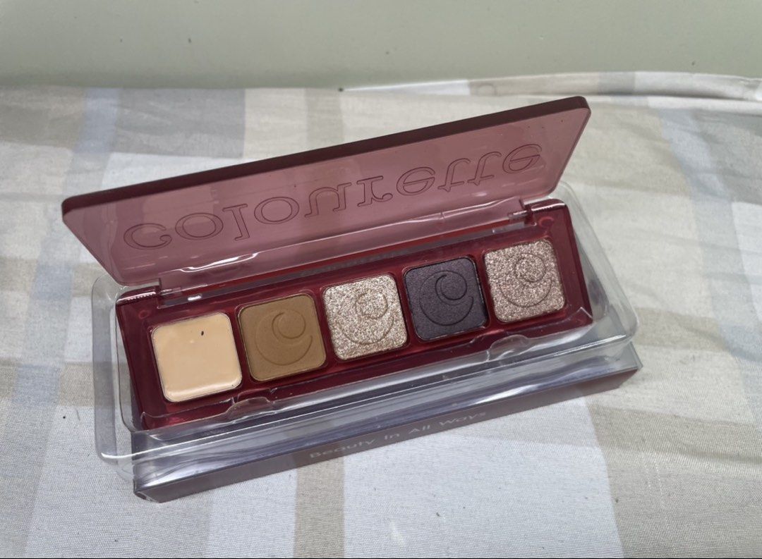 Colourette Fwee Teviant Issy Makeup Bundle (Category: Makeup) located in Paete. Submitted by she.shen_ (Listing ID 1470860970, Image 1). Description: - Local beauty brand makeup set (decluttering vanity) - Colourette palette(bnew) - Fwee highlighter(swatched only) - Teviant lipstick(swatched only) - Issy eye primer(swatched only) - Selling everything together as a bundle - with freebies alsooo.