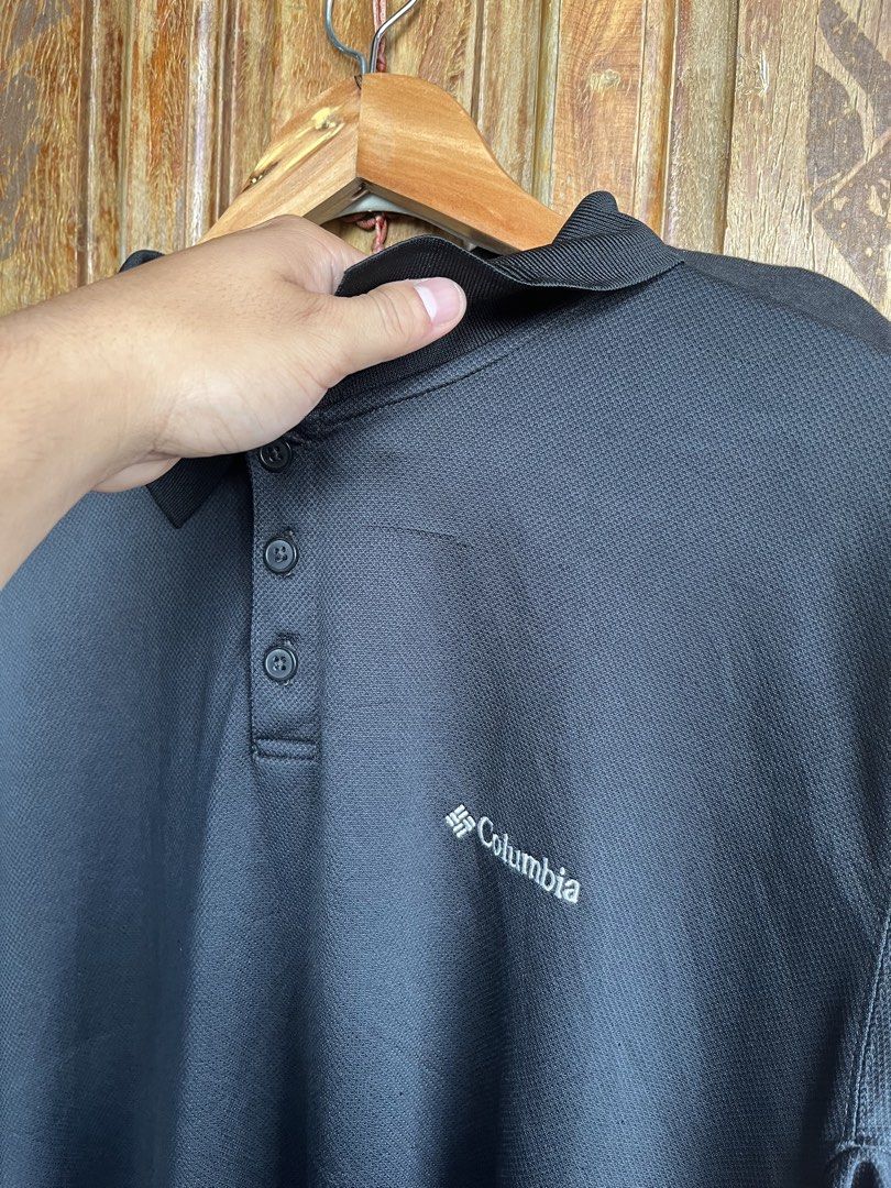 Columbia Drifit Polo Shirt (Category: Tshirts & Polo Shirts ) located in Manila. Submitted by a.stmngo (Listing ID 1470859257, Image 3). Description: Size Large on tag Width 24 inches Length 28 inches Issue faded size tag, minimal scratch and lints Color rate 9/10 Good condition 📍Manage your expectation. Item is thrifted. 📍Nagcarlan, Laguna Php DM 📲.