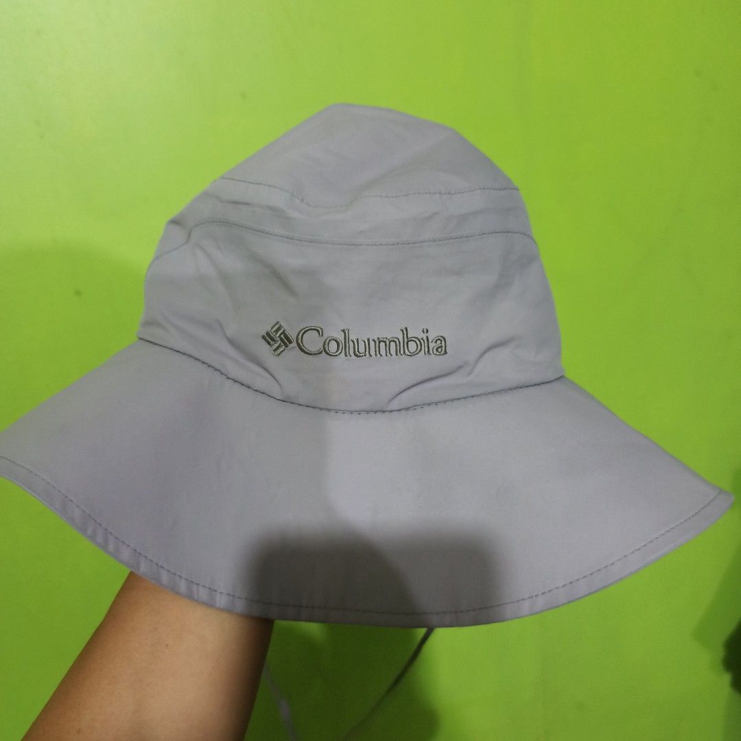 Columbia Men's Grey Sun Bucket Hat Size M (Category: Caps & Hats) located in Tagbilaran City. Submitted by delasierra39181 (Listing ID 1470765535, Image 1). Description: - Brand: Columbia - Item: Bucket Hat - Color: Grey - Size: Men's M - Breathable interior mesh lining - Adjustable chin strap for secure fit - Side eyelets for extra ventilation - Lightweight and packable design.