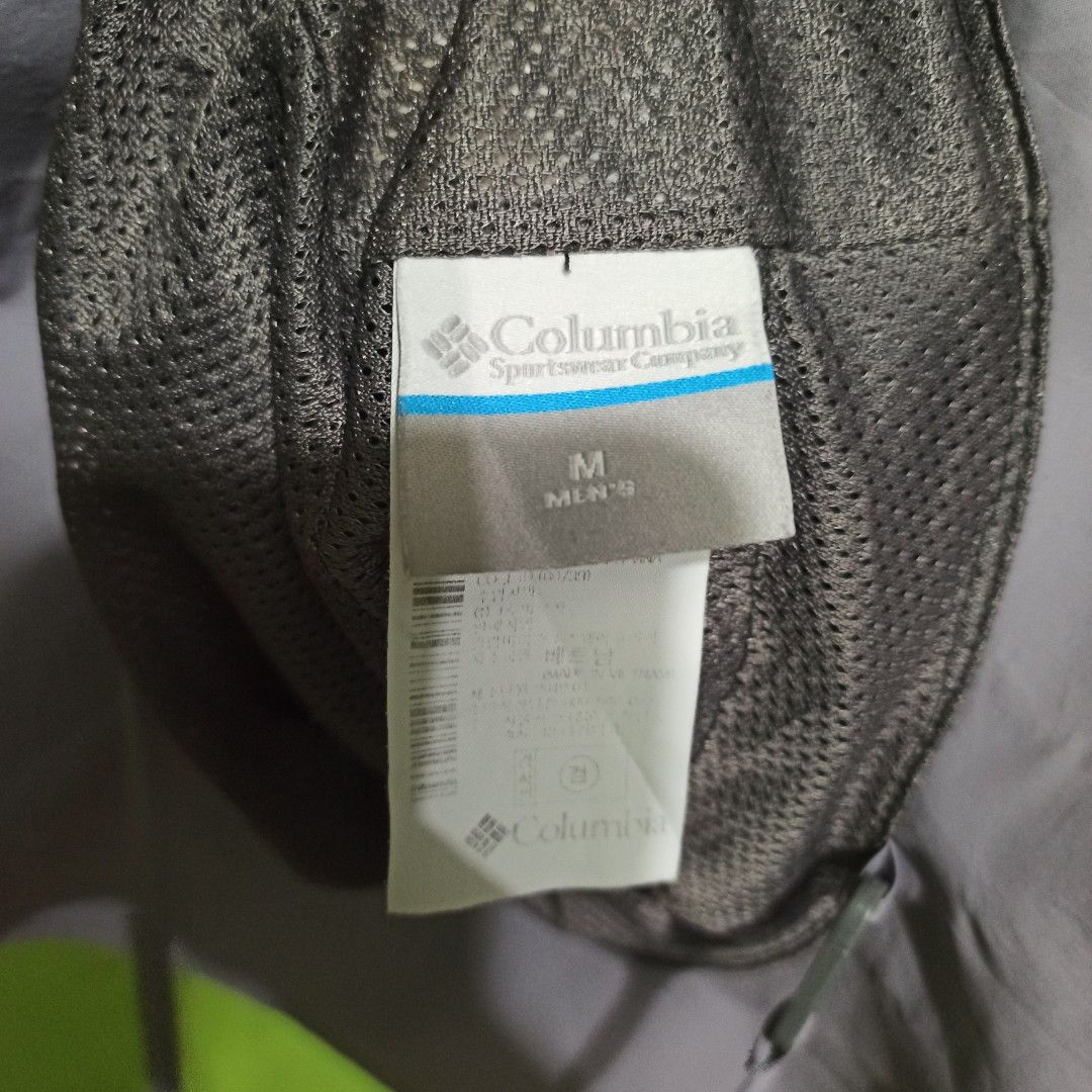 Columbia Men's Grey Sun Bucket Hat Size M (Category: Caps & Hats) located in Tagbilaran City. Submitted by delasierra39181 (Listing ID 1470765535, Image 3). Description: - Brand: Columbia - Item: Bucket Hat - Color: Grey - Size: Men's M - Breathable interior mesh lining - Adjustable chin strap for secure fit - Side eyelets for extra ventilation - Lightweight and packable design.
