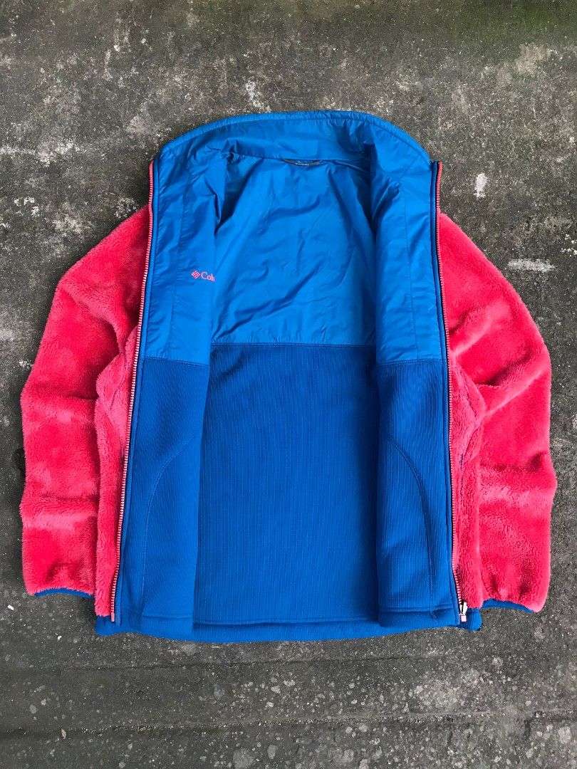 COLUMBIA REVERSIBLE JACKET VINTAGE (Category: Activewear) located in Manila. Submitted by mightytree_3d72f5 (Listing ID 1470829714, Image 2). Description: COLUMBIA REVERSIBLE JACKET VINTAGE Size: LARGE Dimes: 22x27.5 Condition: 10/10 Color rate: 10/10 Issue: None Price: 4k+sf ‼️REMINDERS‼️ •Please read the item details before purchasing. •This item is thrifted, so please manage your expectations. •Color may vary due to lighting..