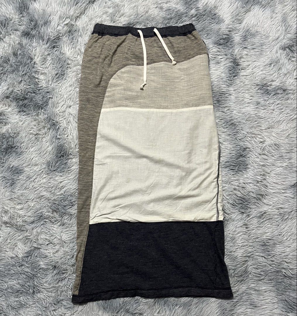 COMME des GARCONS Skirt (Category: Skirts) located in Sasmuan (Sexmoan). Submitted by winterclothes.ph (Listing ID 1470762349, Image 1). Description: COMME des GARCONS Skirt Wool S on tag Waist 26-34 Length 35 Verygood Condition Sign of usage check pics.