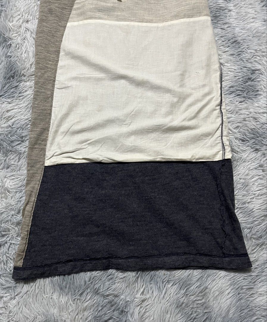 COMME des GARCONS Skirt (Category: Skirts) located in Sasmuan (Sexmoan). Submitted by winterclothes.ph (Listing ID 1470762349, Image 3). Description: COMME des GARCONS Skirt Wool S on tag Waist 26-34 Length 35 Verygood Condition Sign of usage check pics.