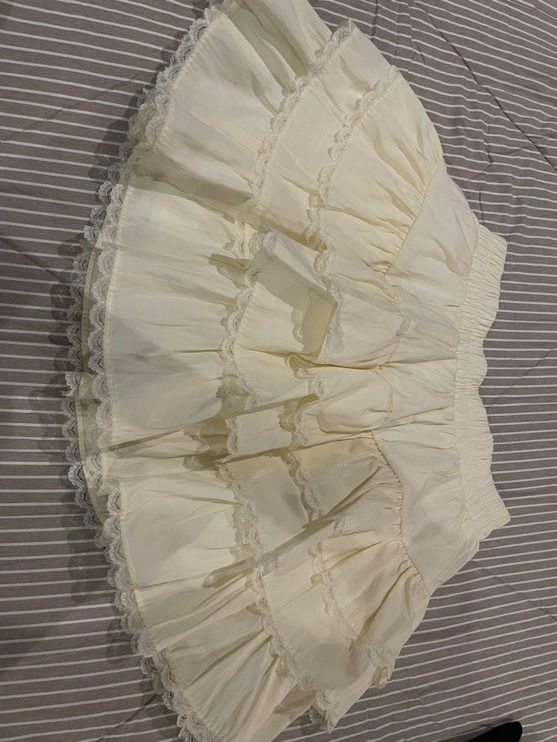 Coquette short skirt (Category: Skirts) located in Las Pinas. Submitted by francesaly (Listing ID 1470780652, Image 3). Description: .