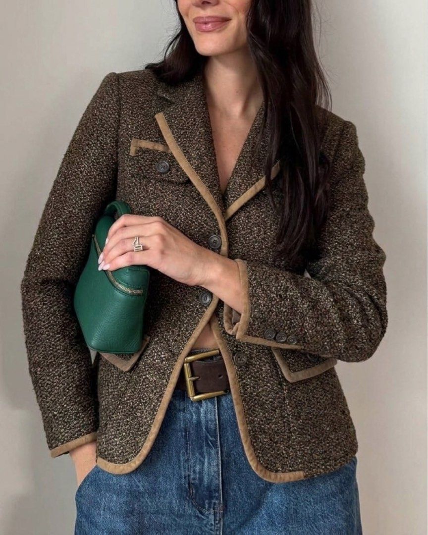 Cortefiel Brown Tweed Blazer (Category: Coats, Jackets and Outerwear) located in Manila. Submitted by morningthrifters (Listing ID 1470846941, Image 1). Description: 📝This is a brown tweed blazer by the Spanish fashion brand Cortefiel, featuring a textured wool-blend fabric and contrasting tan/beige piping trim along the lapels, pockets, and cuffs. 📍Pateros Metro Manila 🚚 Jnt / Lalamove / Pickup 📐 Size Small to Medium 💗 Second time buyers ha