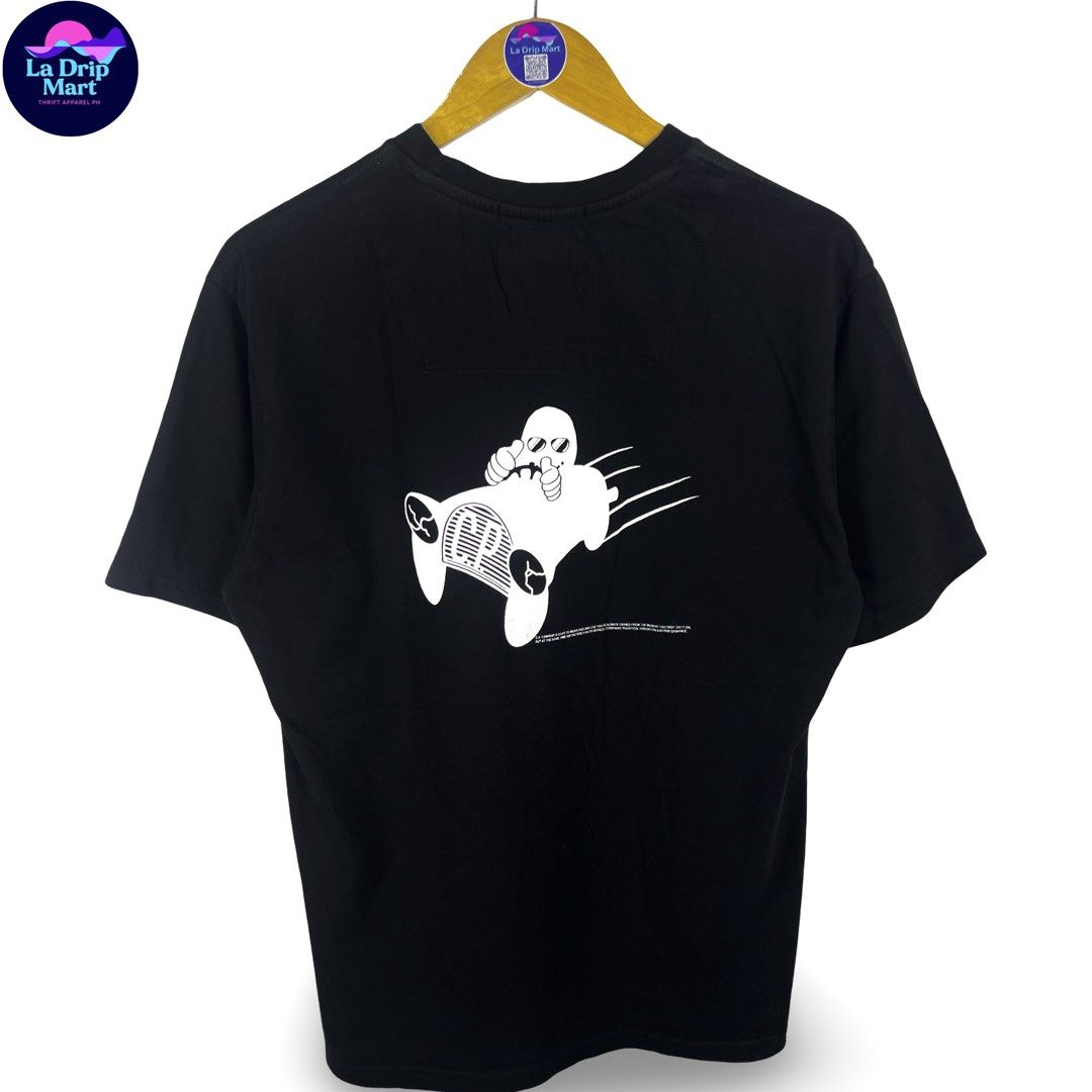 ‎“CP COMPANY” CRTN CAR GRPHC TEE (Category: Tshirts & Polo Shirts ) located in Taguig. Submitted by ldm.ph (Listing ID 1470745424, Image 2). Description: ‎(LDM-D-0240) ‎Size:ACTUAL FIT:MEDIUM ‎Dimensions ‎Inches width:20 ‎Inches length:27 ‎Condition: GOOD AS NEW ‎Color rate:10 ‎Flaws:❌ ‎(READY TO WEAR).