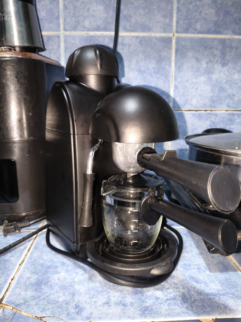 C-Pot Espresso Coffee Machine (Category: Coffee Machines & Makers) located in Caloocan City. Submitted by thanejemaridumlao-74170 (Listing ID 1470897404, Image 2). Description: C-Pot Espresso Machine Tested and confirmed working! Pwede natin I test if pickup niyo sa bahay namin. Straight Tayo sa issues: - may lime deposits Ang tubig na mainit pag bumubos na, need delimer Kasi napakuluan ng tubig from the tap(not distilled) - Yung print sa knob Ni