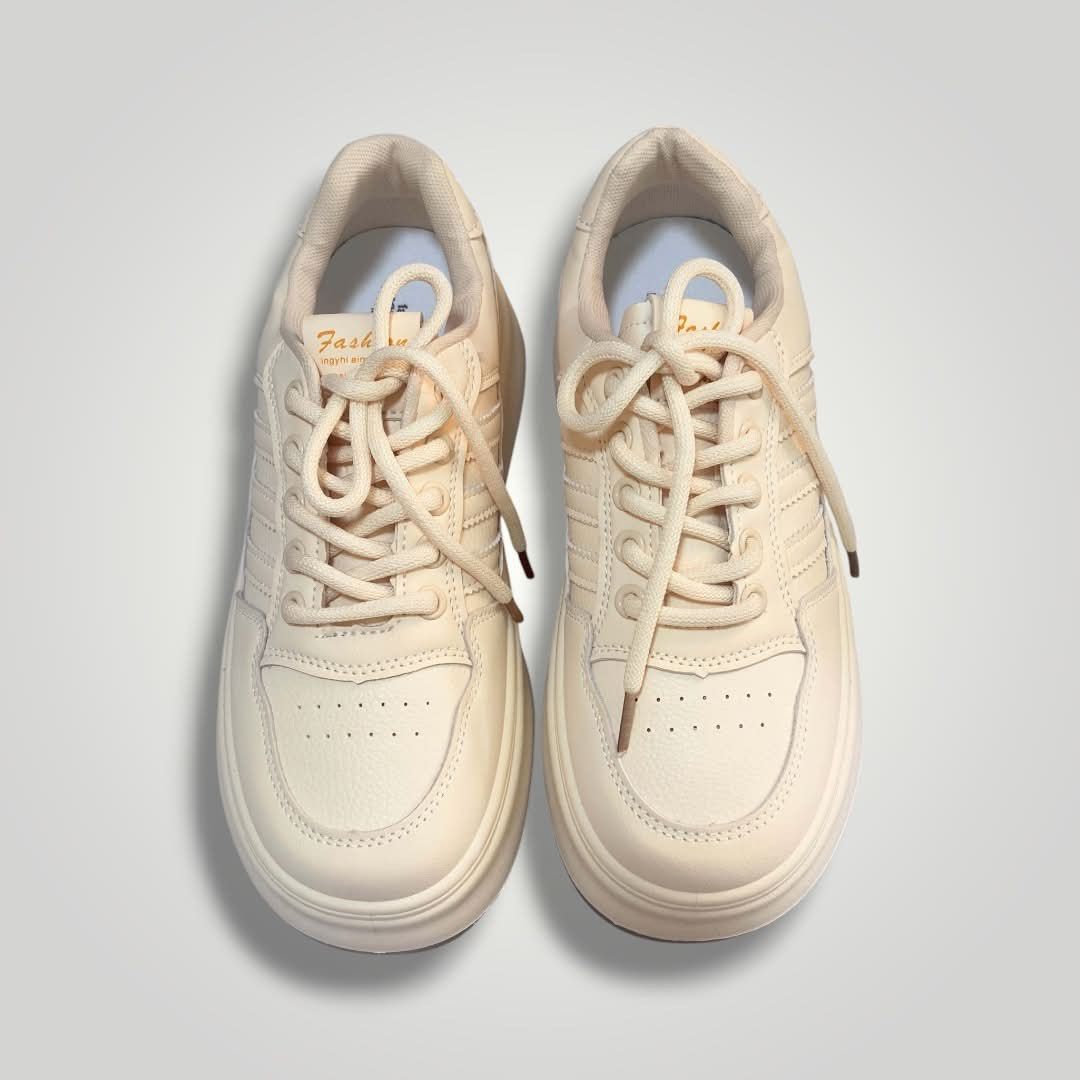 Cream Chunky Platform Sneakers (Category: Sneakers) located in Manila. Submitted by amara.archives (Listing ID 1470789366, Image 2). Description: 🛍️ ITEM DETAILS Condition: New (Never nagamit) Size : 37 📋 SELLER INFORMATION Reason For Selling : Decluttering / No longer used Location: Project 6, Quezon City MOP: GCash / Bank Transfer 📌 ORDER POLICY • Actual photos of the item are posted. • Payment first before booking or shipment. • First to pa