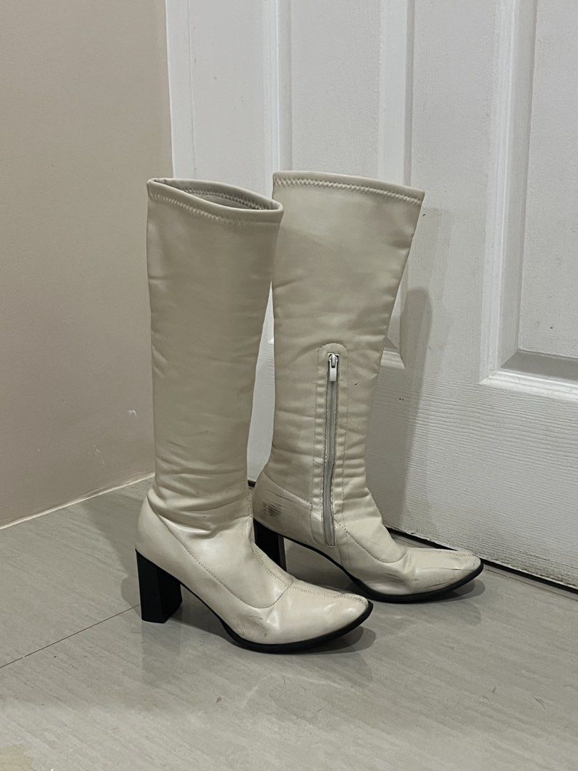Cream/Off White Knee High Leather Boots (Category: Boots) located in Paranaque City. Submitted by thriftymcgee (Listing ID 1470875636, Image 2). Description: Cream/Off White Knee High Leather Boots 🔻 RFS - Too Many Boots ! Size - EU 39 / US 8 Heel Height - 3 inches Calf Circumference - 31.5cm Perfect for your rush Halloween Costumes 🎃 Please check the photos for more details !.