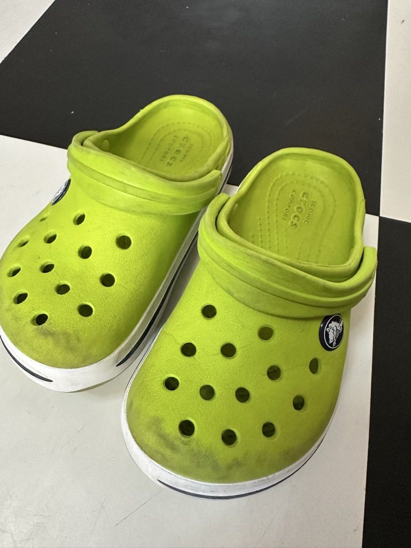 Crocbans Clogs Lime green Unisex (Category: Babies & Kids Fashion) located in Quezon City. Submitted by tan__k (Listing ID 1470752965, Image 3). Description: Still in very good condition, just clean it Size C10.
