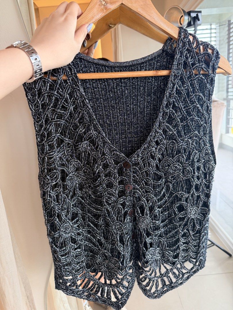 Crochet top European summer (Category: Others Tops) located in Taytay. Submitted by chloweann (Listing ID 1470824923, Image 2). Description: Crochet top Dark blue almost black with silvers Small European summer.