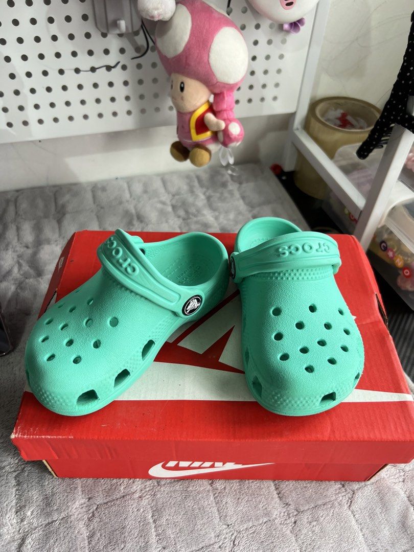 Crocs C7 (Category: Babies & Kids Fashion) located in Marikina City. Submitted by pammbkids (Listing ID 1470756104, Image 2). Description: .